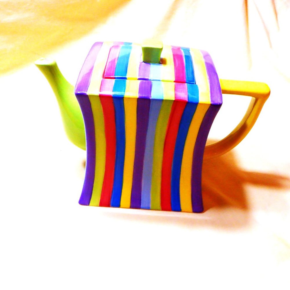 *** VINTAGE *** FIESTA Pattern ~ Pacific Rim ~  T-POT ~~~ Brand New